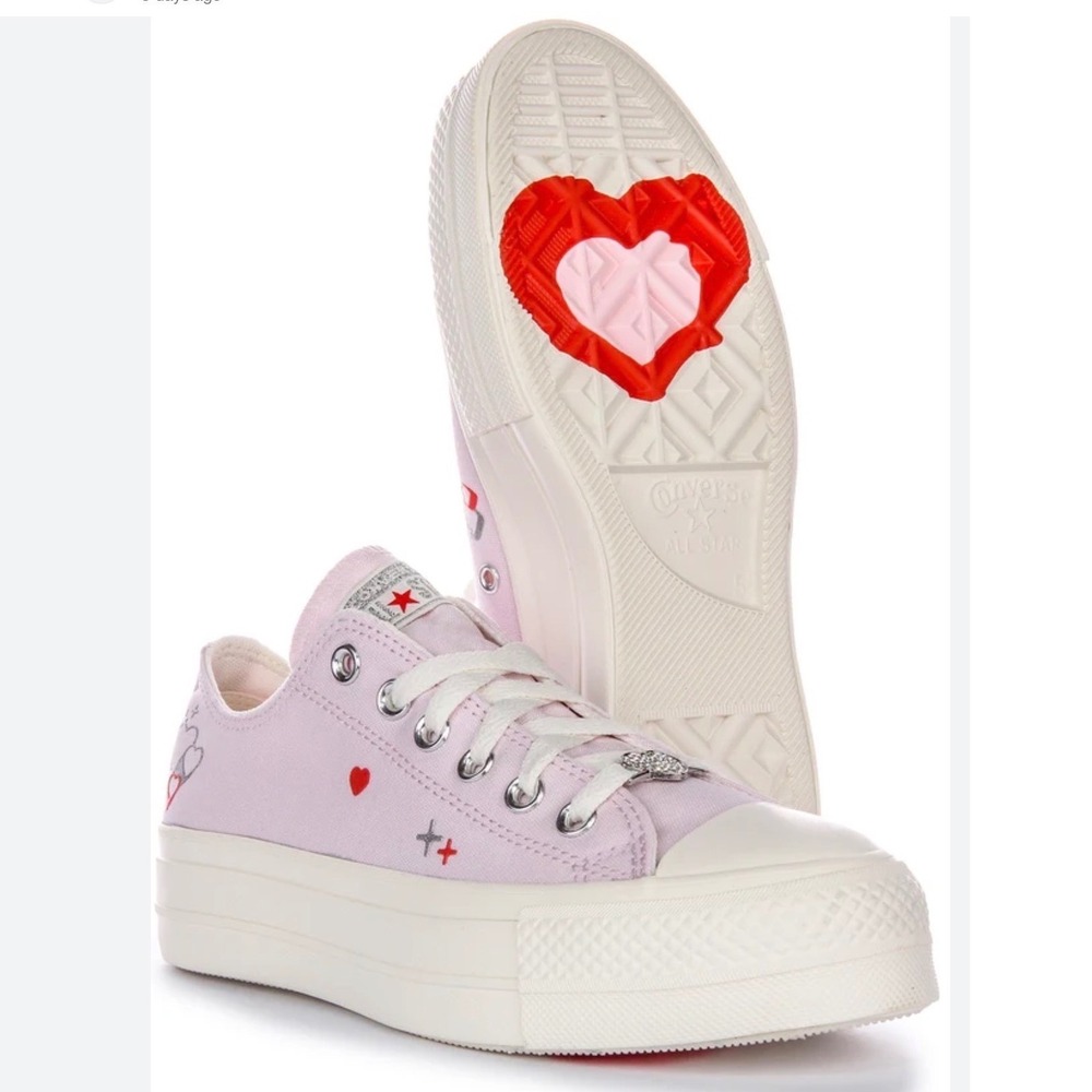 Converse Chuck Taylor All Star Lift Platform Lilac Heart Sneakers Womens 6.5
